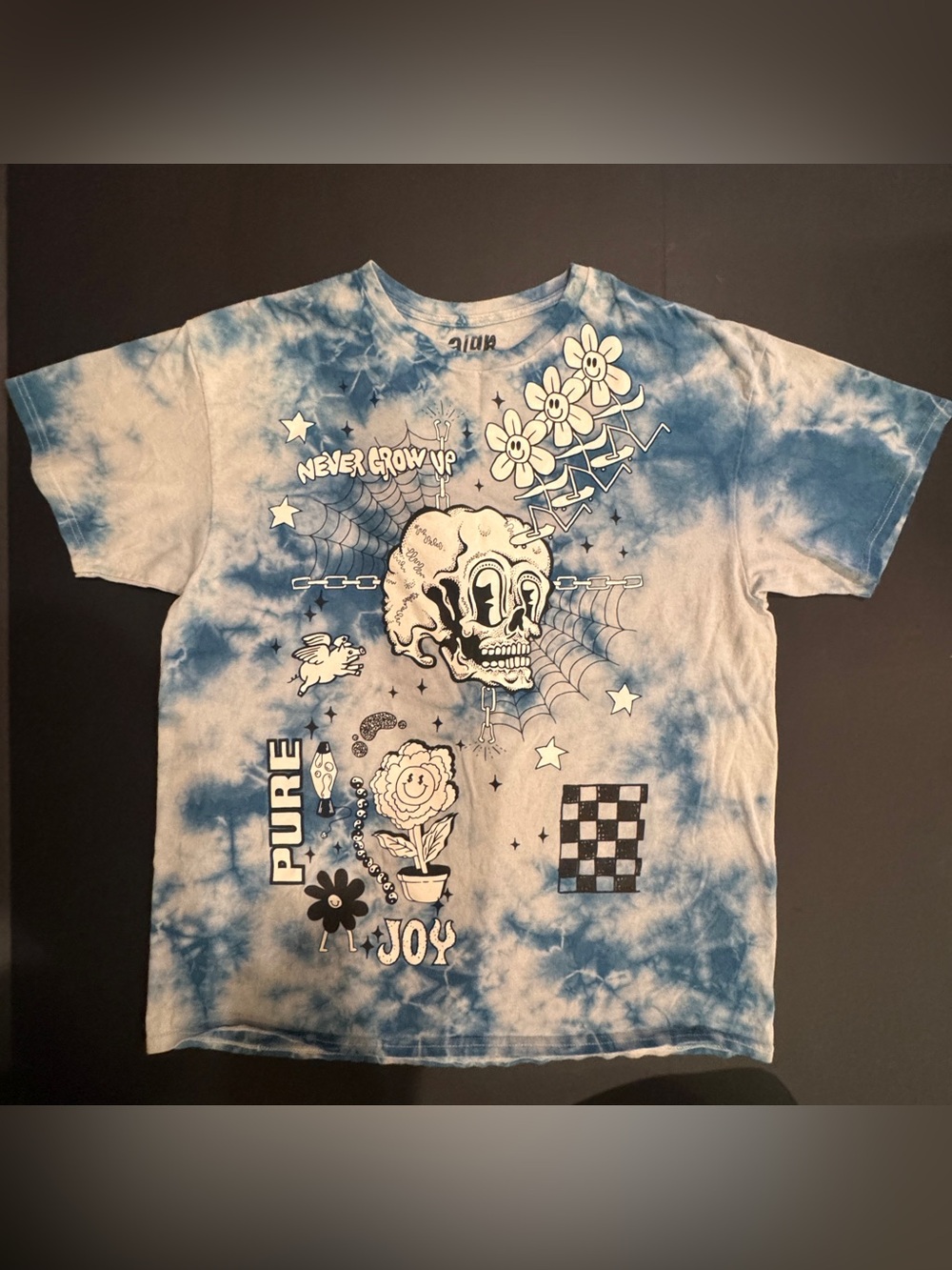 “Never Grow Up” Blue Tie-Dye Short Sleeve Graphic Tee, size XL (Juniors)